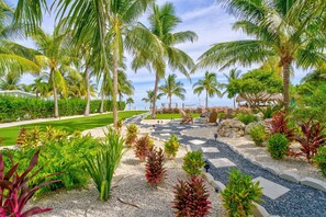 Property grounds - Paradise Point - Luxury Oceanfront Estate w/ Pool, Dock, Outdoor Kitchen & Family Amenities (Marathon)