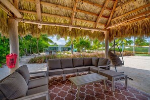 Terrace/patio - Paradise Point - Luxury Oceanfront Estate w/ Pool, Dock, Outdoor Kitchen & Family Amenities (Marathon)