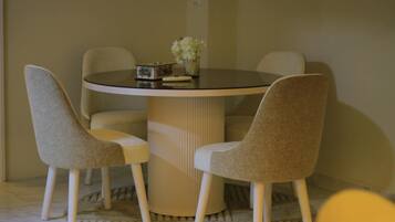 Literie de qualité supérieure, couette en duvet d'oie, minibar