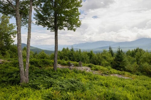 White Mountains Getaway w/ Sauna & Stunning Views