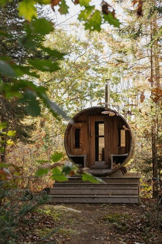 White Mountains Getaway w/ Sauna & Stunning Views