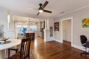Dining - Chic & Cozy 2BR Home Walkable Central Spot (San Diego)