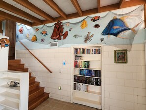 Interior - Family-Friendly 3BR - Walk to Beach & Sunset Views (Holmes Beach)