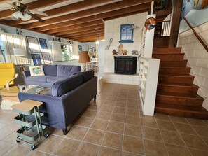 Living area - Family-Friendly 3BR - Walk to Beach & Sunset Views (Holmes Beach)