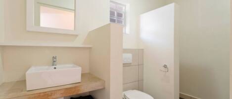 Doccia, asciugacapelli, asciugamani