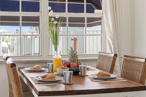 Dining - Hilltop Breeze Bottelier APP 3 | Cozy apartment between Mambo & Jan Thiel (Willemstad)