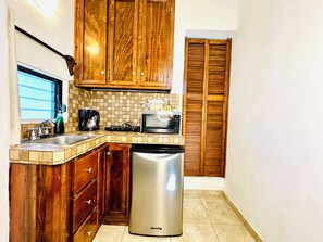 Fridge, microwave, coffee/tea maker, electric kettle
