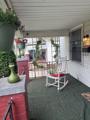 Terrace/patio - Modern 3BR + 2 Living Rooms • Stylish & Spacious House in Central Decatur (Decatur)