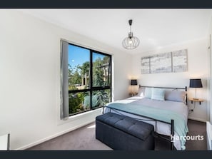Iron/ironing board, free WiFi, bed sheets