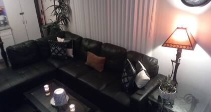 CHIC Fresno Apartment - Located in the Popular TOWER DISTRICT