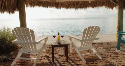 Charming Bayfront Cottage in Heart of Islamorada with Heated Pool, Deep Dockage, Kayaks & More