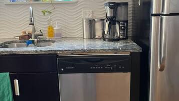 Microwave, stovetop, dishwasher