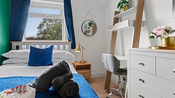 2 bedrooms, iron/ironing board, WiFi, bed sheets