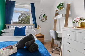 2 chambres, fer et planche à repasser, Wi-Fi, literie fournie