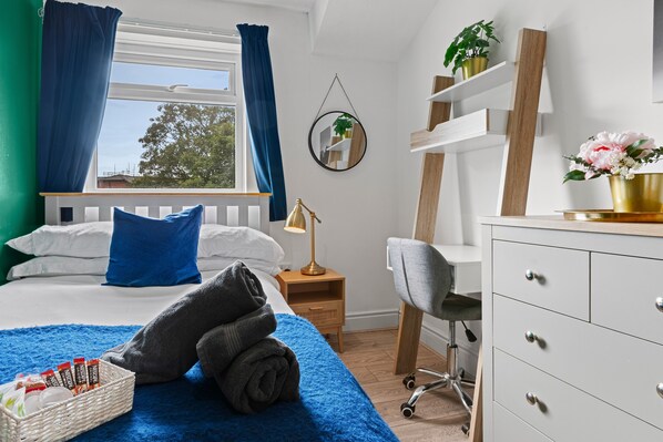 2 bedrooms, iron/ironing board, WiFi, bed sheets