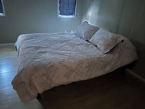 2 makuuhuonetta, vuodevaatteet