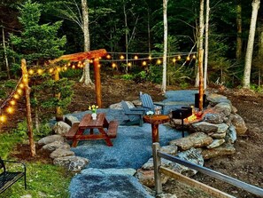 Outdoor dining - The Greylock Cabin (Florida)