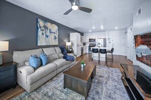 Smart TV - Deluxe Central 1BR 1BA Pool Hot Tub Gym Parking (Salt Lake City)