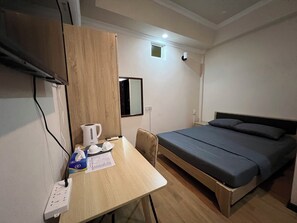 WiFi, bed sheets