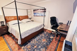 2 habitaciones, tabla de planchar con plancha, wifi y ropa de cama 