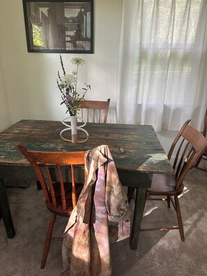 Dining - Retro Cottage in Accord (Accord)