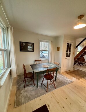 Dining - Retro Cottage in Accord (Accord)