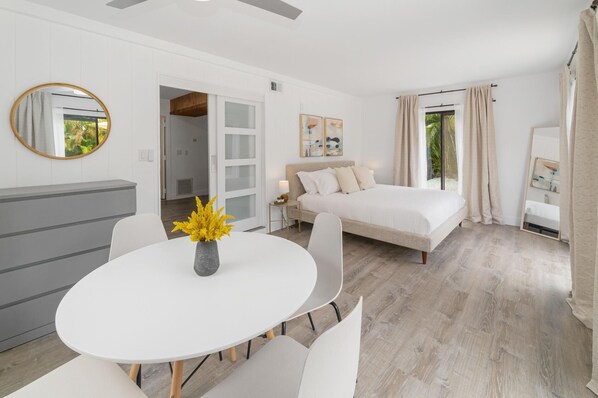 4 bedrooms, iron/ironing board, WiFi