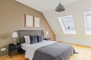 2 bedrooms, iron/ironing board, WiFi, bed sheets - Blueground | Wieden, city view, nr Belvedere (Vienna)