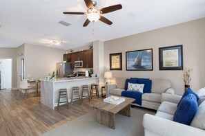 Smart TV - Amazing 3BDR House w/ pool (Kissimmee)