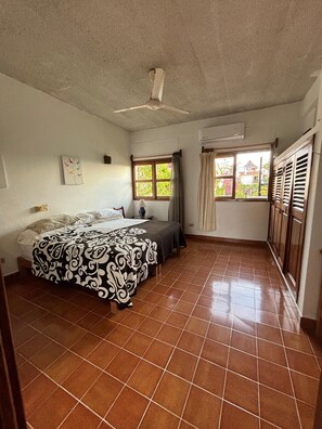 1 chambre, accĂšs Internet, draps fournis