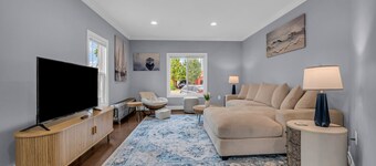 Lighthouse Landing–Secluded Comfort in Marine City