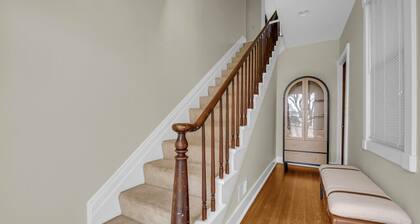 Lighthouse Loft– Chic Getaway in Marine City