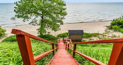 Bella’s Bluff - Hot Tub & 2.5 miles to Lexington!