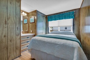 3 bedrooms, iron/ironing board, travel cot, WiFi