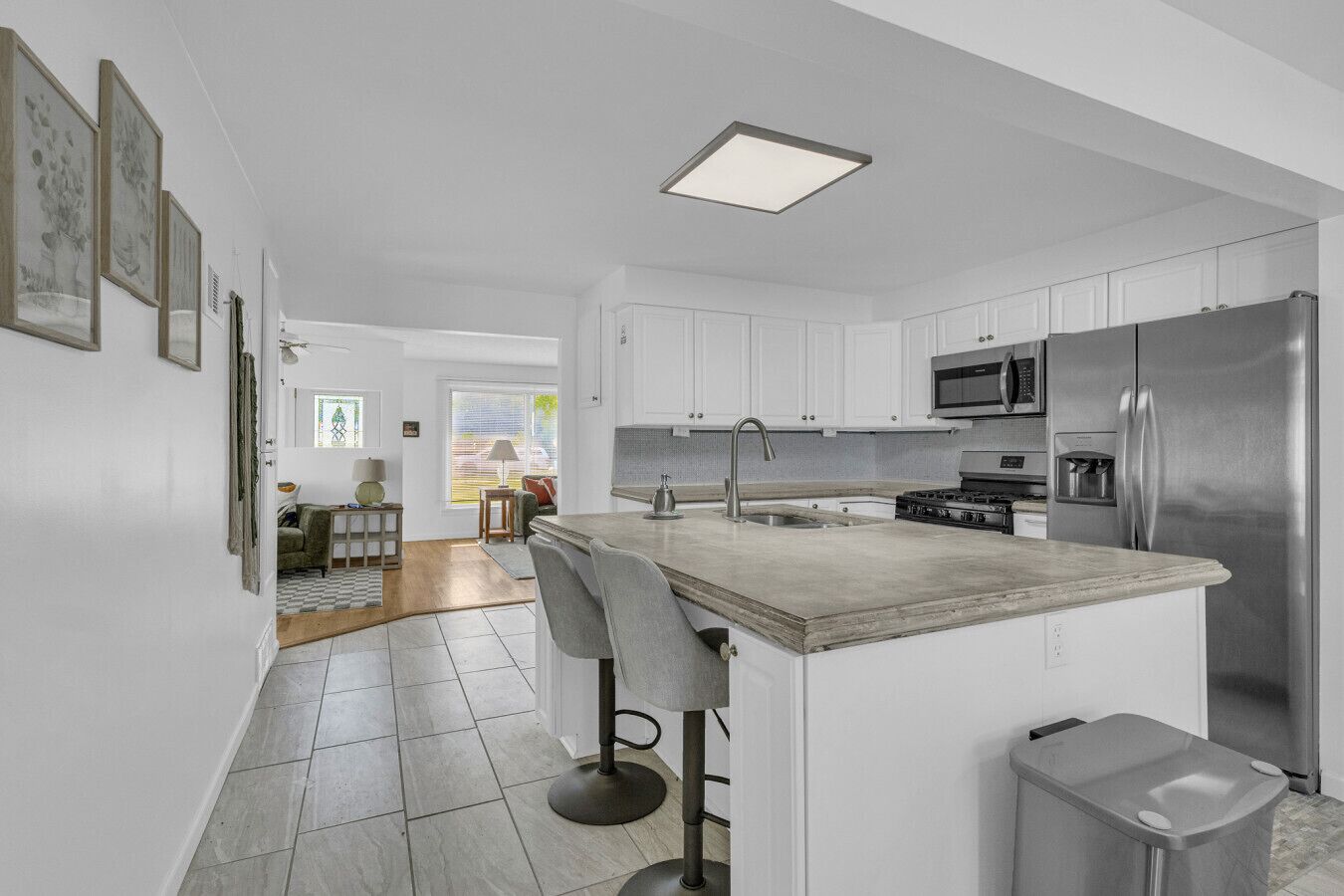 Refrigerador, microondas, horno y lavavajillas 