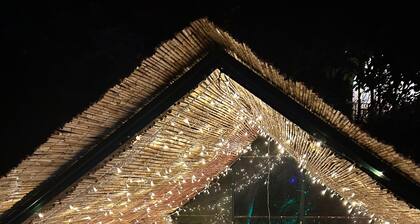 Bumblebee Cottage Lakeside Property