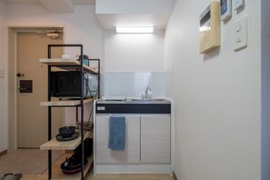 Fridge, stovetop, electric kettle, cookware/dishes/utensils - CraftFlat Komagome Family 6 (豊島区)