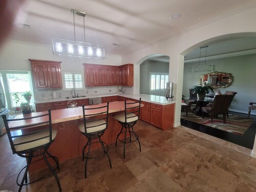 Serene Adult-Only Suite in the Heart of Houston