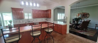 Serene Adult-Only Suite in the Heart of Houston