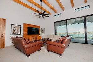 TV, fireplace - Adora House (4 Bed 4 Bath By FMI Rentals) (Puerto Peñasco)