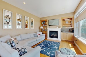 TV, fireplace, DVD player