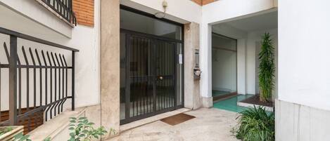 تفاصيل الفندق من الخارج