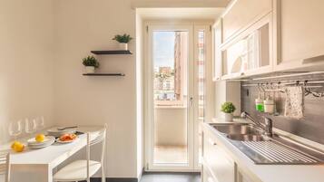Refrigerador, microondas, horno y lavavajillas