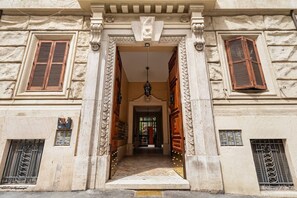 Exterior detail - Modern Apartment in the Heart of Rome (Roma)