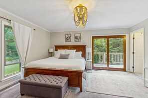 3 habitaciones, tabla de planchar con plancha, internet y ropa de cama