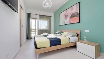 3 bedrooms, iron/ironing board, WiFi, bed sheets