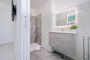 Hair dryer, towels