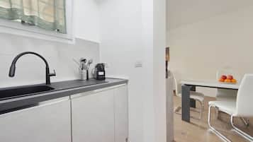 Kühlschrank, Mikrowelle, Ofen, Geschirrspüler