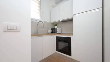 Réfrigérateur, micro-ondes, four, lave-vaisselle