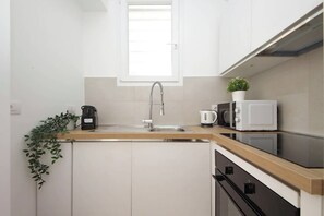 Fridge, microwave, oven, dishwasher